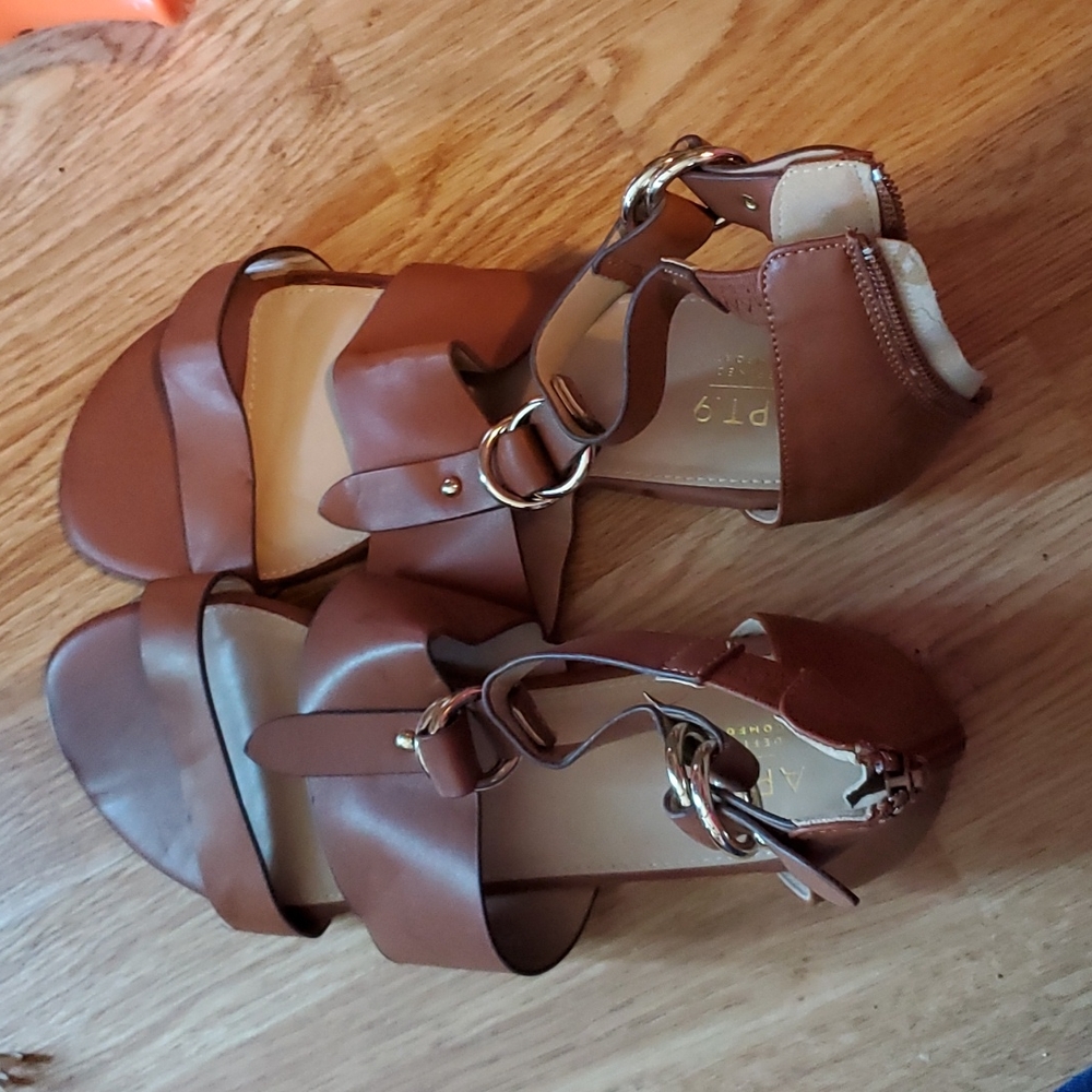 Apt 9 sandals